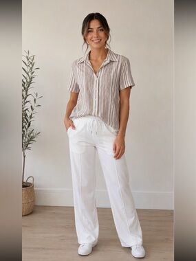 Orvis woman’s short sleeve button down. Size 8